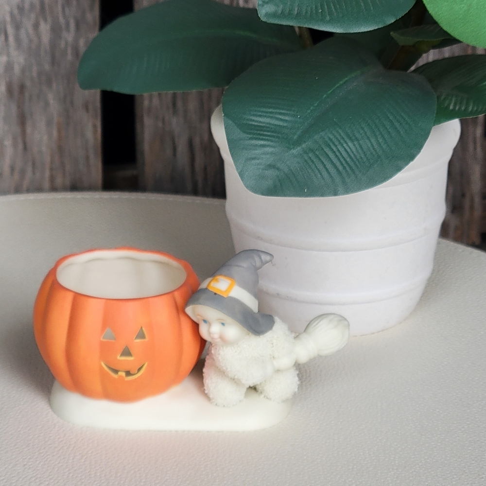 Snowbabies Whimsical Pumpkin Candle Holder with Witch Figurine - Picture 5 of 8